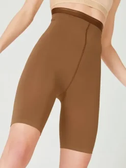 High Rise Shorts - Beauty