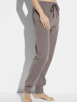 Hose lang - Cozy Lounge