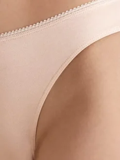 String - Sensual Secrets