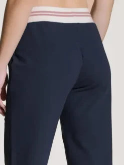 Hose - Favourites Lounge