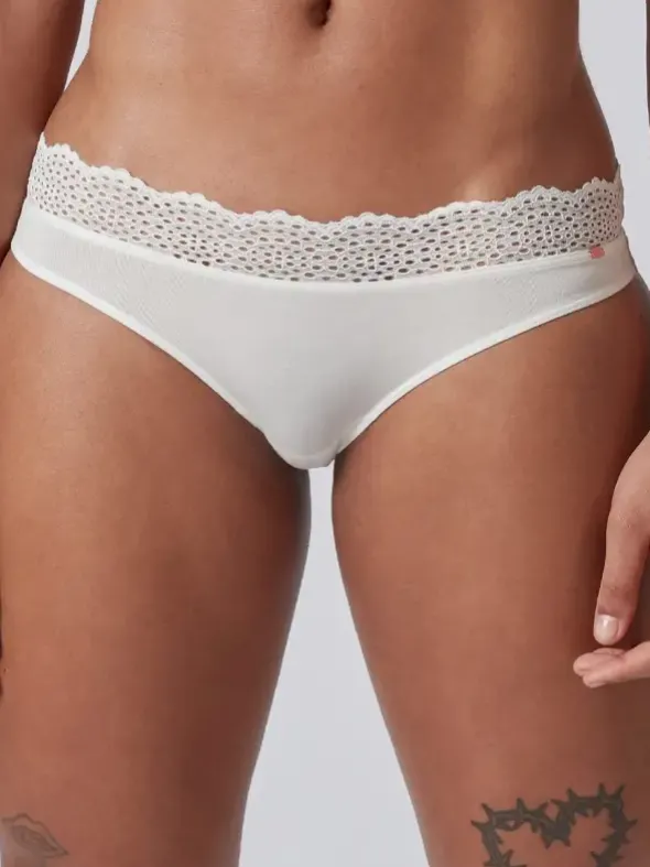 Rio Slip - Bamboo Lace