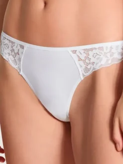 String - Natural Comfort Lace