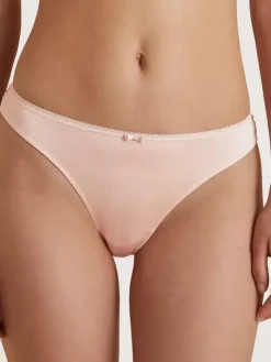 String - Sensual Secrets